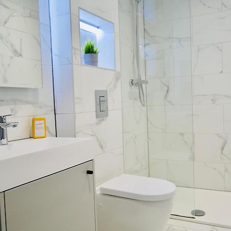 Beautiful Alumpointe Apartment - 400M To The Beach 본머스 외부 사진