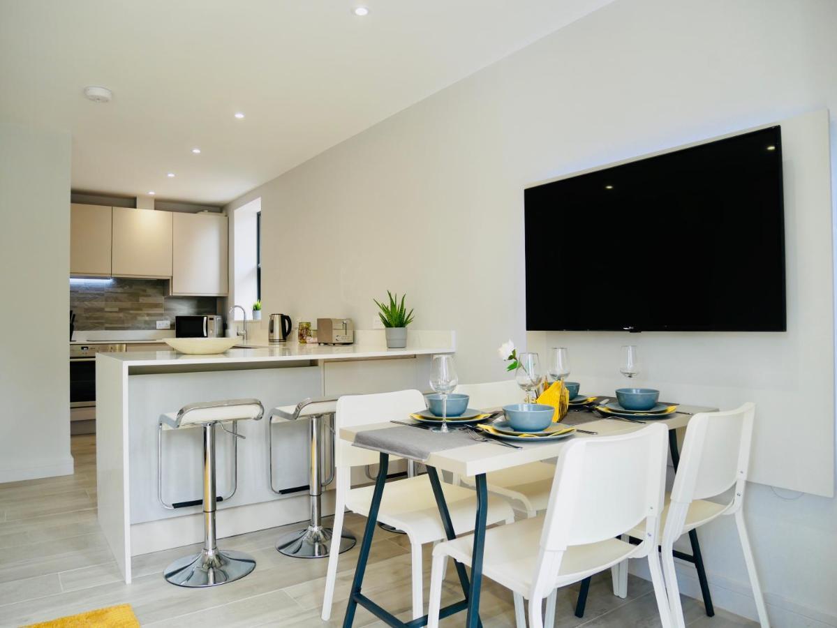 Beautiful Alumpointe Apartment - 400M To The Beach 본머스 외부 사진