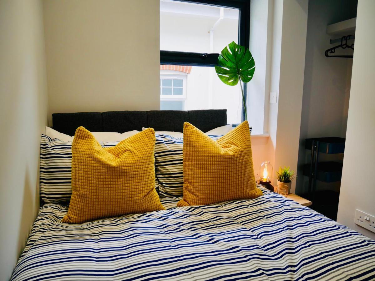 Beautiful Alumpointe Apartment - 400M To The Beach 본머스 외부 사진